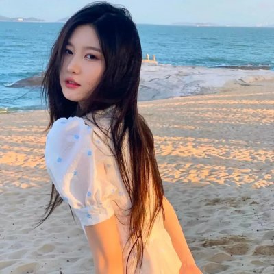 穿黑衣的女孩